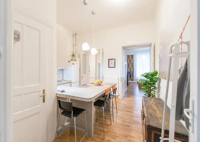 Lägenhet Api Flat *